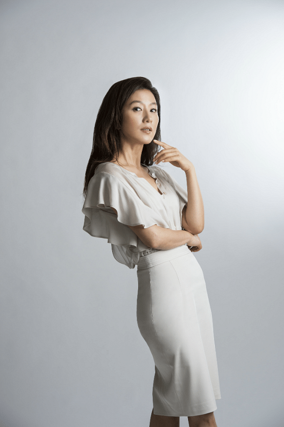 B SK-II ambassador actress Kim Hee Ae advice on fashion lifestyle .png